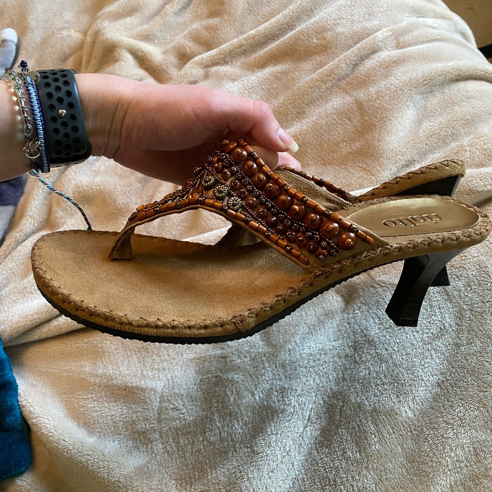 Women’s Rialto brown/tan beaded heels size 10